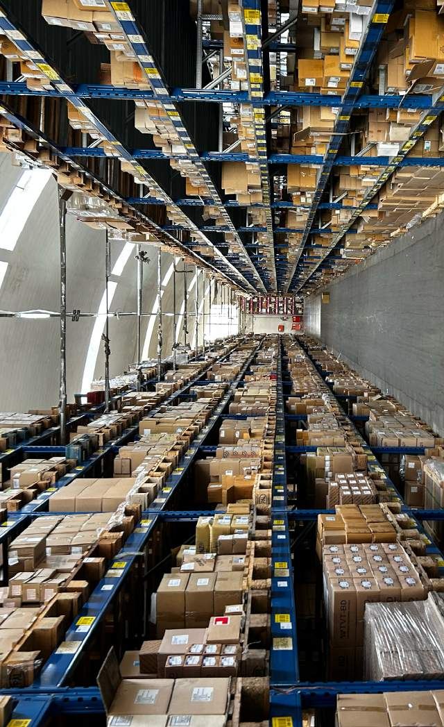 Magazzino viteria e bulloneria