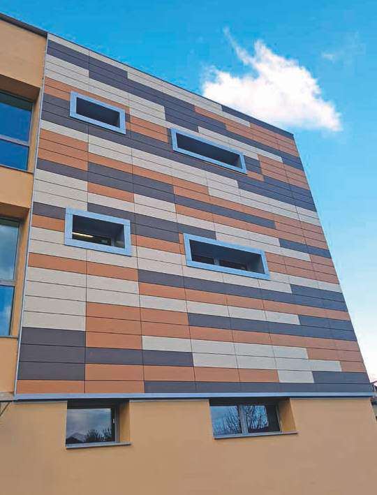 Facciata ventilata in ceramica estrusa