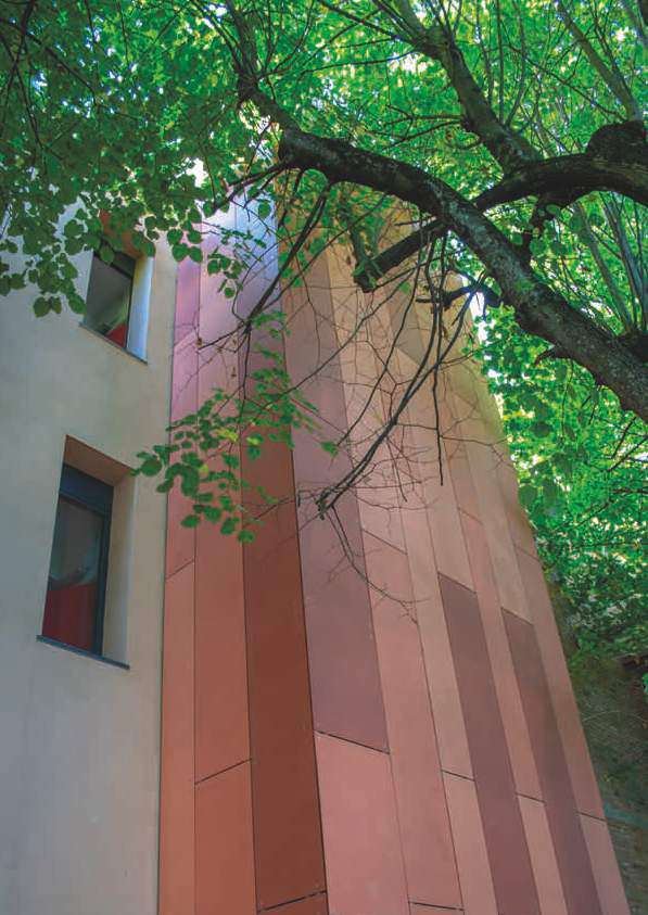Facciata ventilata in tessuto ceramico